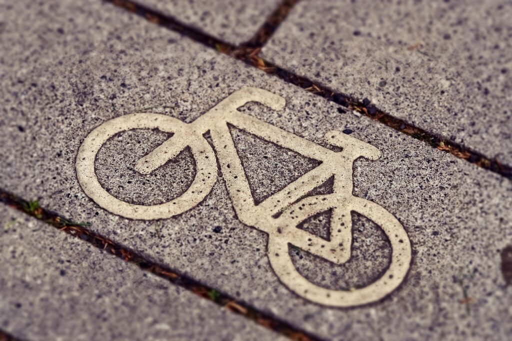 bicycle-path-3444914_1280